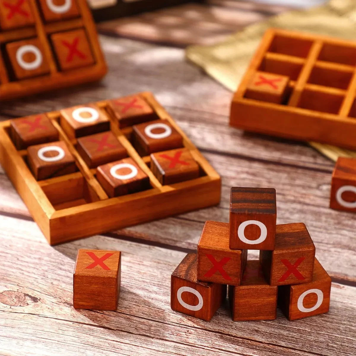 Tic Tac Toe aus Holz — Brettspiel für Kinder